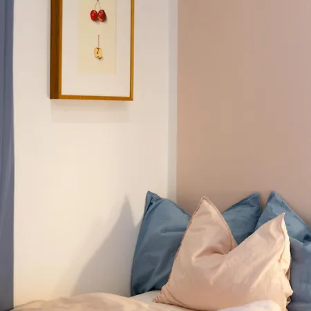 Апартаменты Evergreen - Design & Spacious Old Town With Ac, 1,5 Bath, Family-friendly Братислава