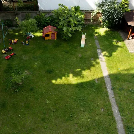 Evergreen - Design & Spacious Old Town With Ac, 1,5 Bath, Family-friendly Братислава