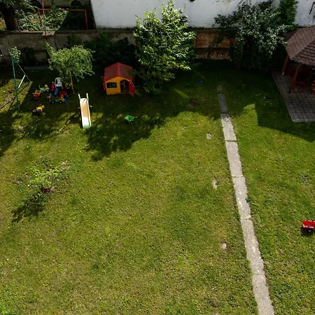 Evergreen - Design & Spacious Old Town With Ac, 1,5 Bath, Family-friendly * Bratysława