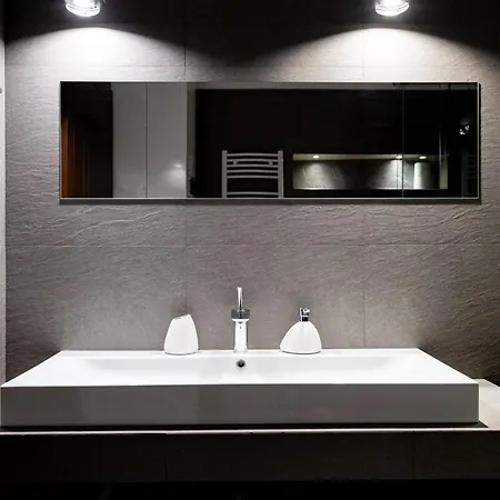 Evergreen - Design & Spacious Old Town With Ac, 1,5 Bath, Family-friendly Bratislava