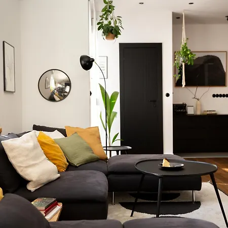 Apartmán Evergreen - Design & Spacious Old Town With Ac, 1,5 Bath, Family-friendly *