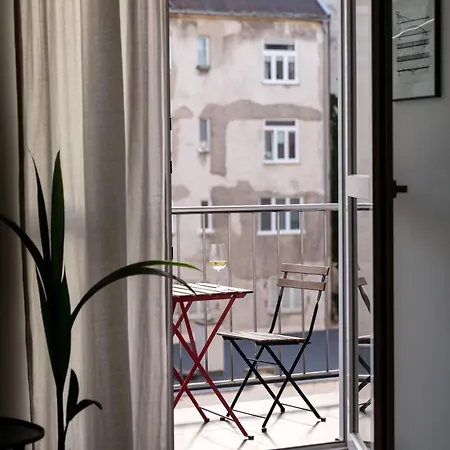 Evergreen - Design & Spacious Old Town With Ac, 1,5 Bath, Family-friendly Bratislava
