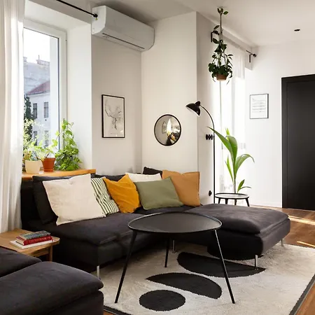 Evergreen - Design & Spacious Old Town With Ac, 1,5 Bath, Family-friendly * ブラチスラヴァ