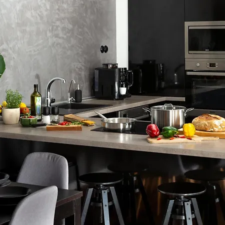 Evergreen - Design & Spacious Old Town With Ac, 1,5 Bath, Family-friendly ブラチスラヴァ